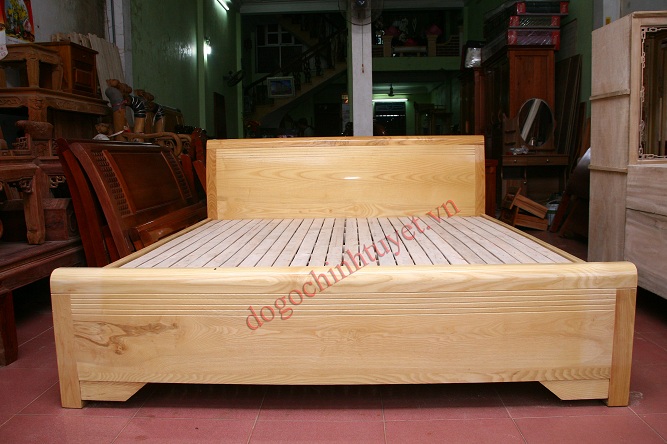 Giường gỗ Sồi Nga ở Thái Bình